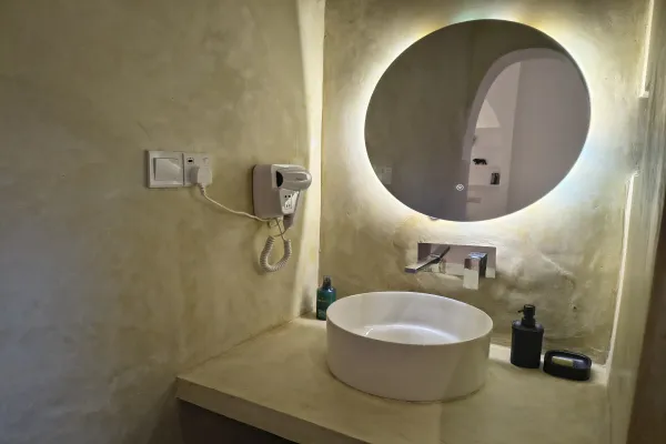 room3 washbasin room3 washbasin